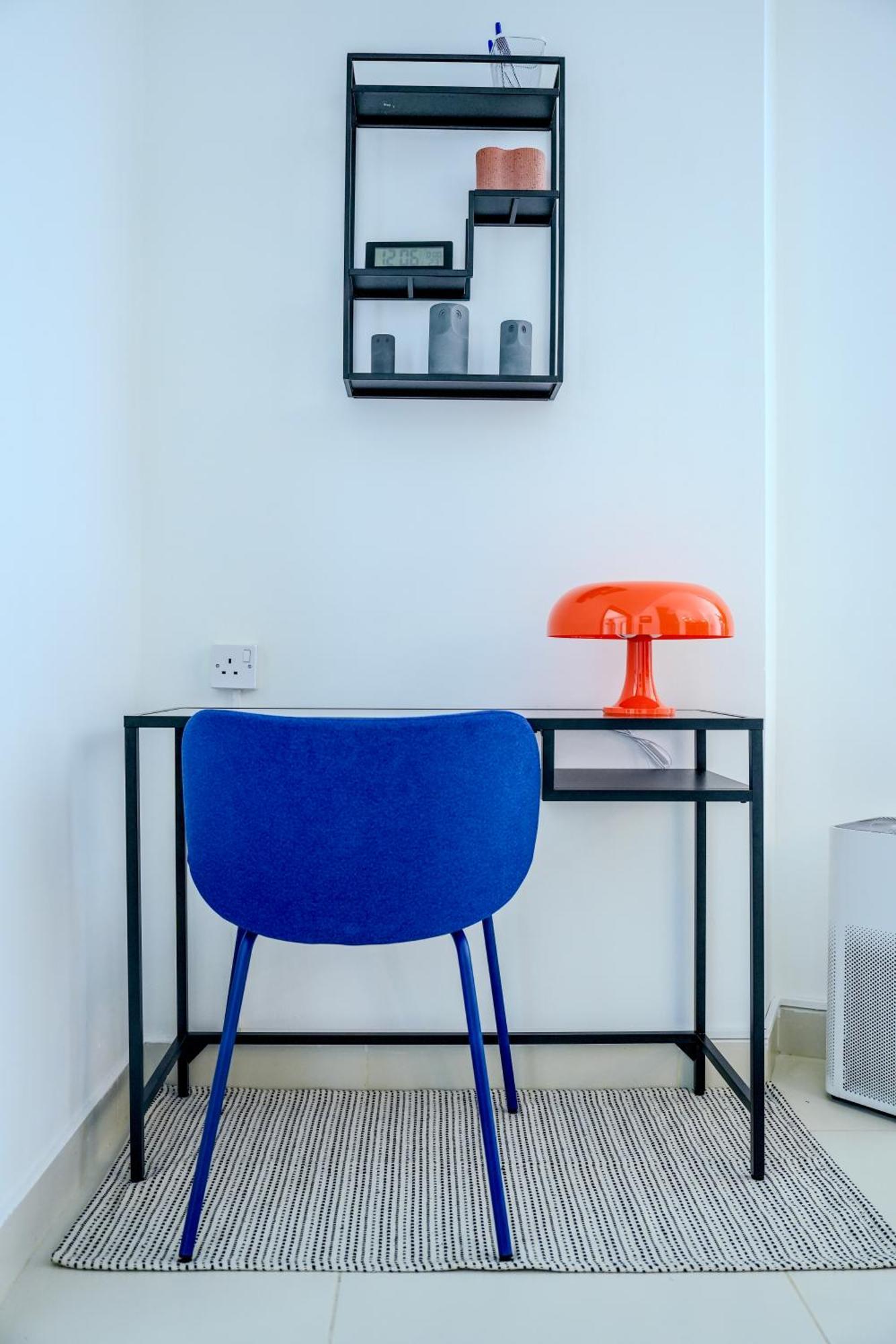 New Modern 1bhk 5 Min Walk To Mall 99walk Score *